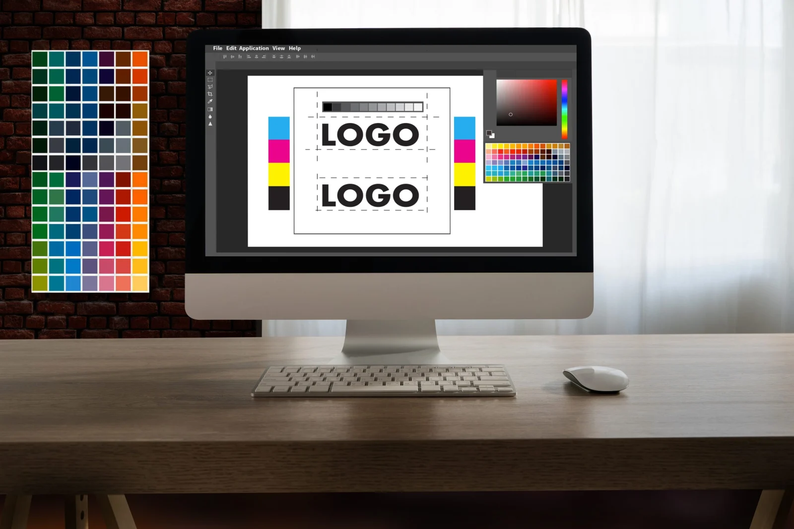 Dijital çizim yapan yaratıcı grafik tasarımcı